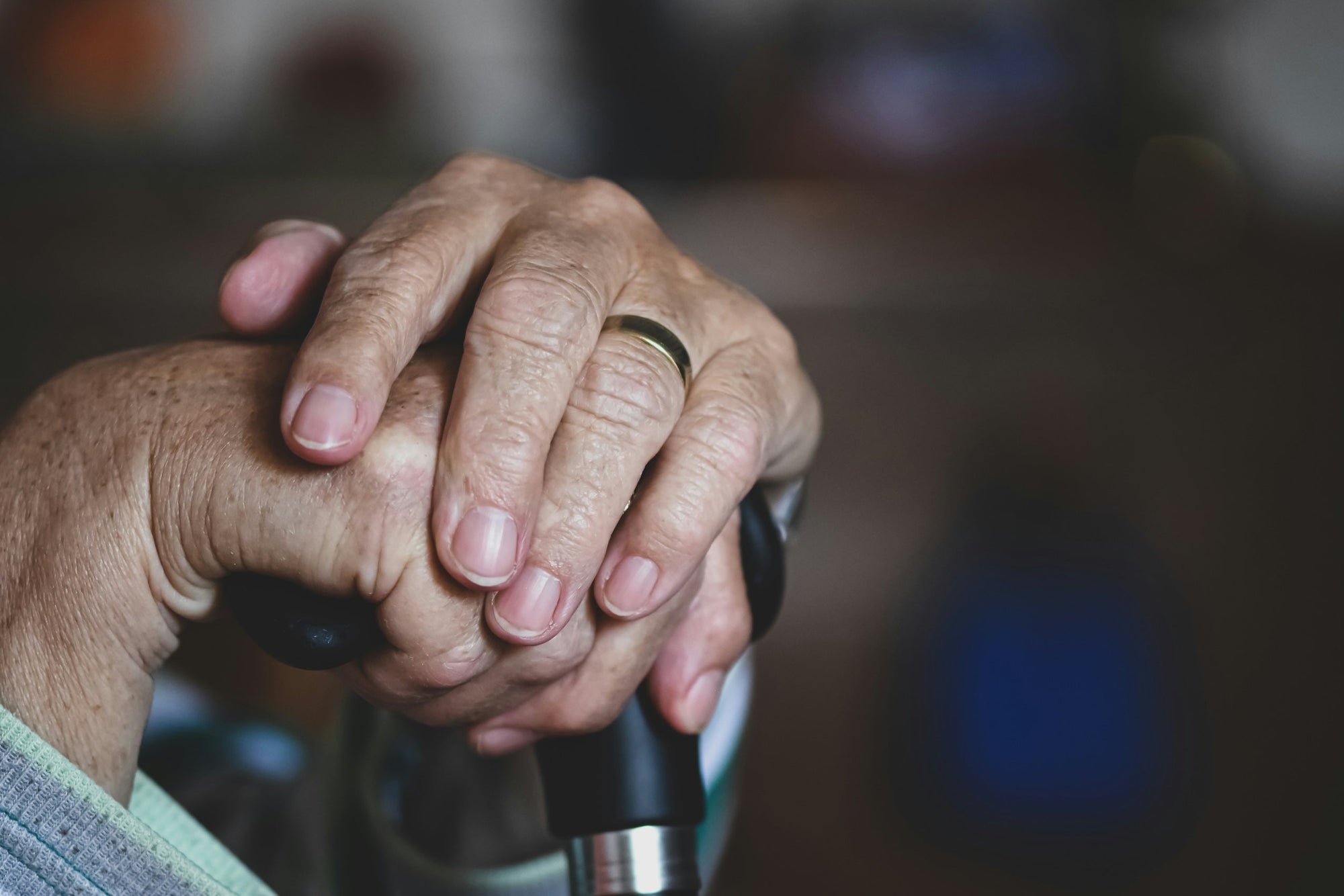 Le CBD est-il dangereux pour les personnes âgées ? - Mon Petit Herbier